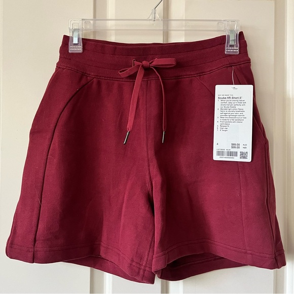 Lululemon Scuba High-Rise Short 5"
Mulled Wine - Picture 2 of 4